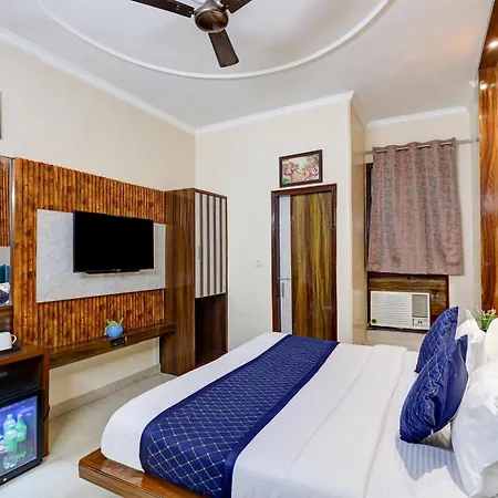 Hotel Tashkent Palace - Budget Friendly, Near R K Ashram Metro Station-3