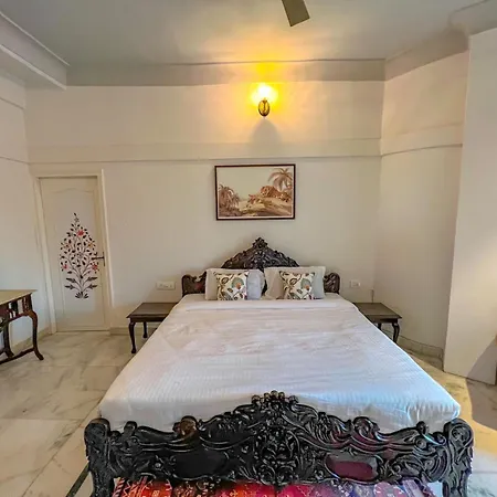 Dyore House By Bharat Mahal Palace-2