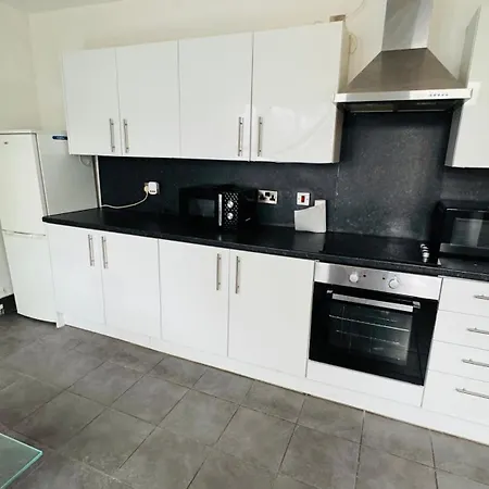 Ella Street Double Room-3