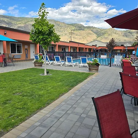 Sahara Courtyard Inn & Suites Osoyoos-3