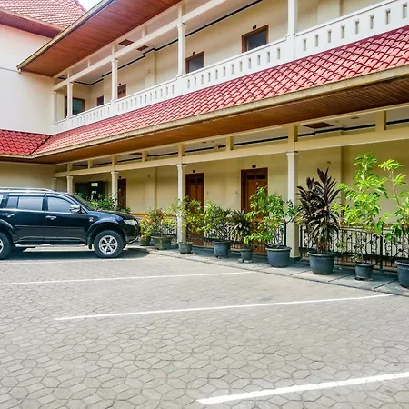RedDoorz near XT Square Yogyakarta-2