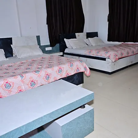 Hotel Radha Palace & Restaurant-3