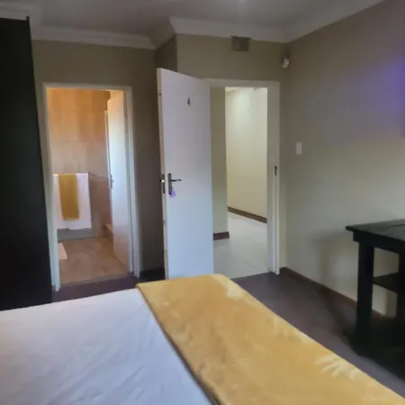Uni Guesthouse-2