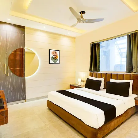 Hotel S R Plaza-3