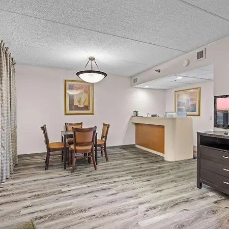 Quality Inn & Suites Mall Of America - Msp Airport-2