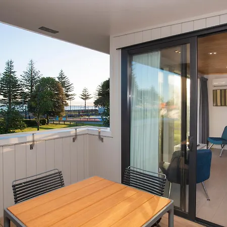Waikanae Beach Ocean View Apartments-3