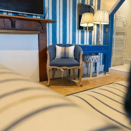 Gileston Manor Luxury B&B-3