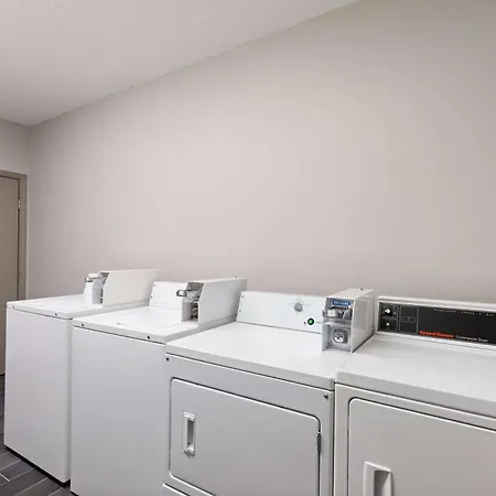 Ramada By Wyndham Studio Suites Dothan-2