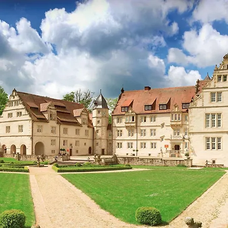 Schlosshotel Muenchhausen-2