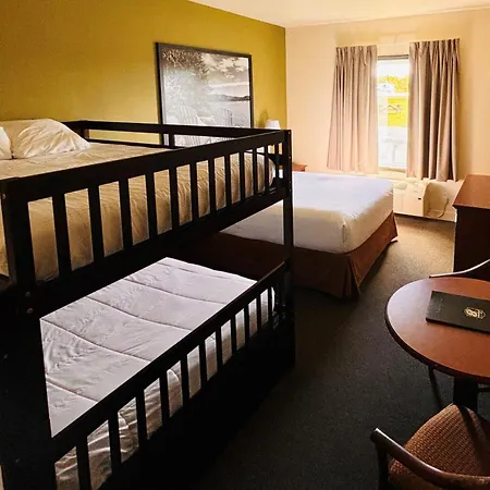 Super 8 By Wyndham Amherst Ns-3