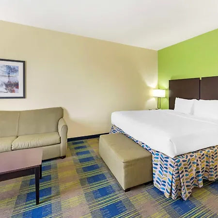 Best Western Plus Pratt-3