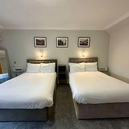 Airlie Arms Hotel-2