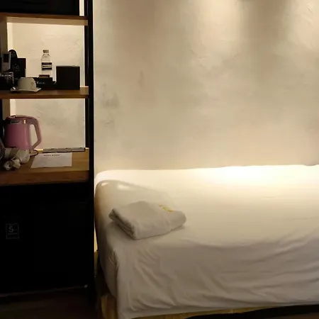 Roxy Hotel Padungan-2