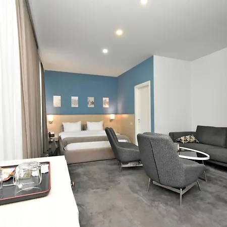 In City Hotel-3