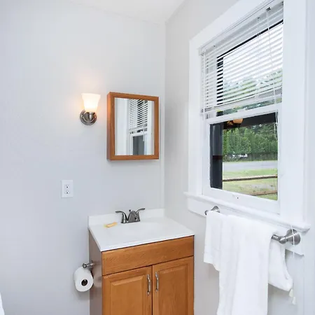 Saratoga Cabins-2