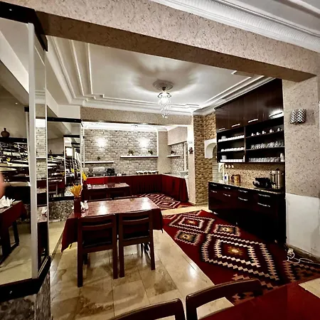 Hotel Seven Park-3