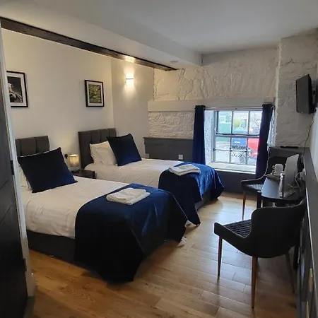 Crews Bed And Breakfast-2