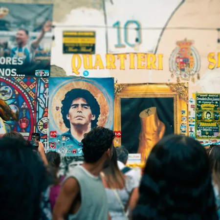 Mira Maradona-2