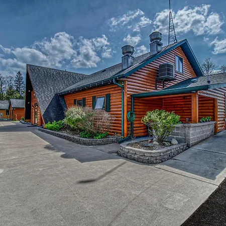 Lena'S Northern Pines Resort-2