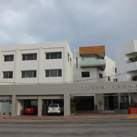 Seven Crown Express & Suites By Kavia-3