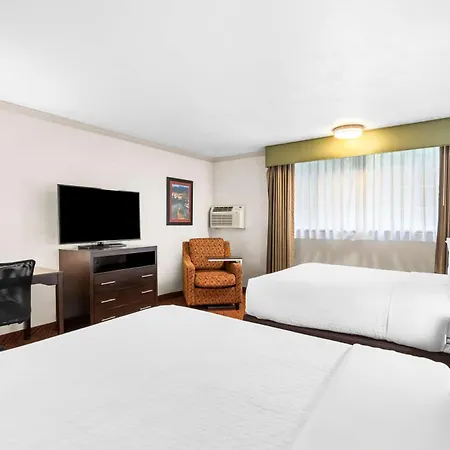 Best Western Plus Parkway Inn-3