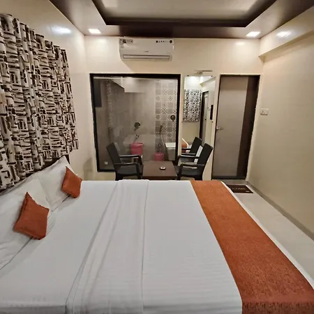 Hotel Mangal Residency Lonavala !! 600 Mts From Lonavala Railway Station !! Couple Friendly !!-2