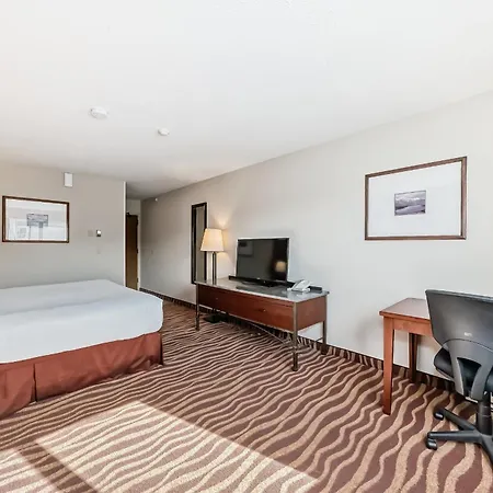 Invermere Inn & Suites-3