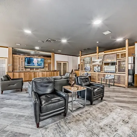 Invermere Inn & Suites-3