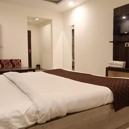 Hotel Embassy International-2