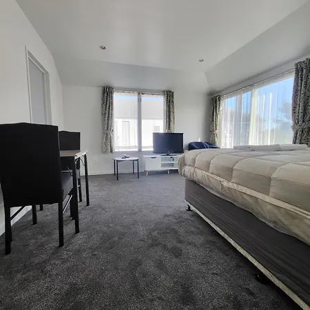 Courtesy Court Motel-2