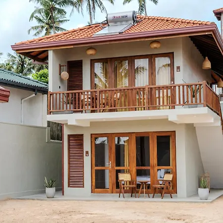 The Green Rooms Surf & Yoga Camp - On The Beach - Prime Location Renovated 2024-3