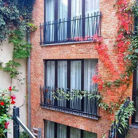 La Chèvre Folle - Lodging in Style with FREE basic breakfast-3