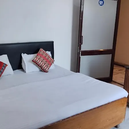 Fabhotel Grover-3