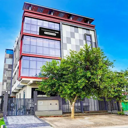 Super Townhouse Oak Sector 116 Noida-2