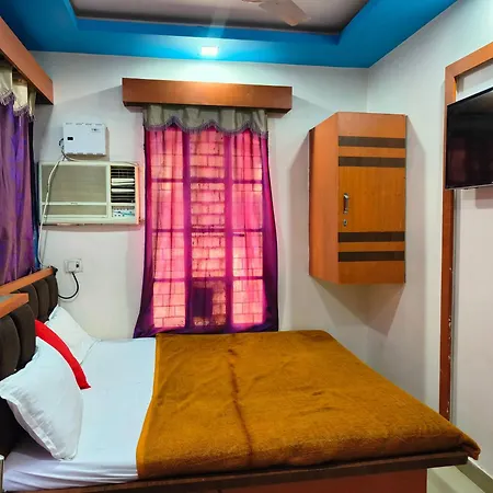 Hotel H M International-3