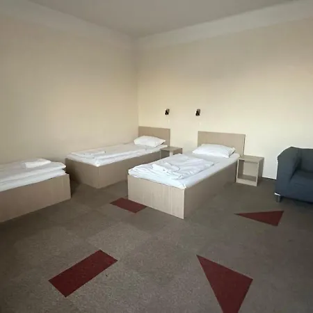 Free Parking, Free Breakfast, Only 15 Minutes To City Center-2