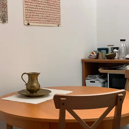 Studio 8-2