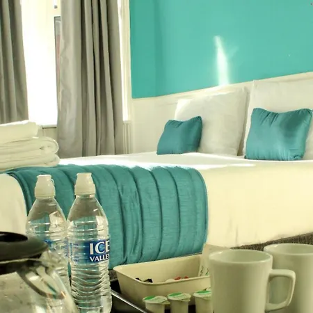 Blackpool Seaside Hotel - Comfortable - Double, King & Super King Beds --3