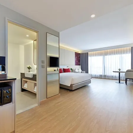 Centre Point Plus Hotel Pratunam-3