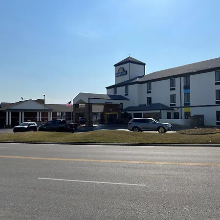 Days Inn By Wyndham Tulsa Central-2
