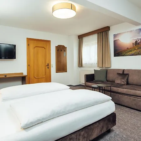 Hotel Edelweiss Superior-3