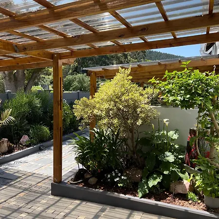 Pelican Lodge Guesthouse-2