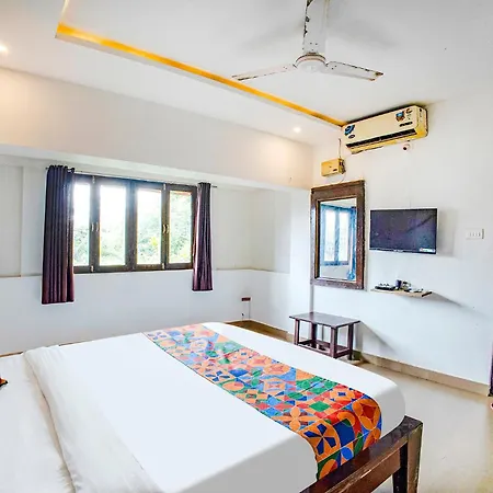 Fabhotel Comfort Stays - Nr Miramar Beach-2