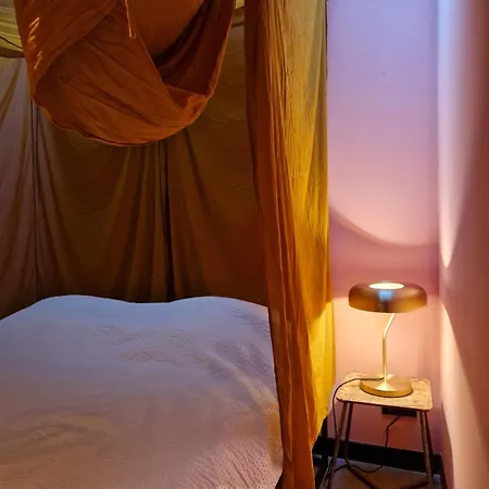 Flossy Bed & Boutique-3