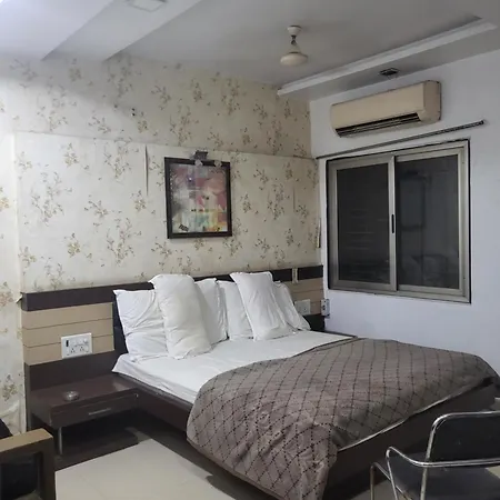 Hotel Satnam International-2