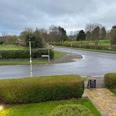 Ivanhoe Hotel-2