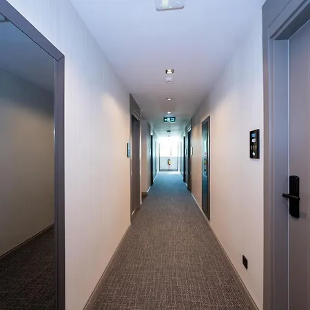 Vess Hotel-2