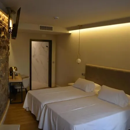 Corona de Galicia Rooms-3