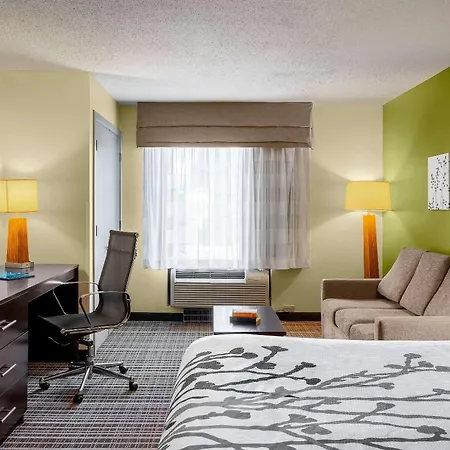 Sleep Inn & Suites Harbour Pointe-2