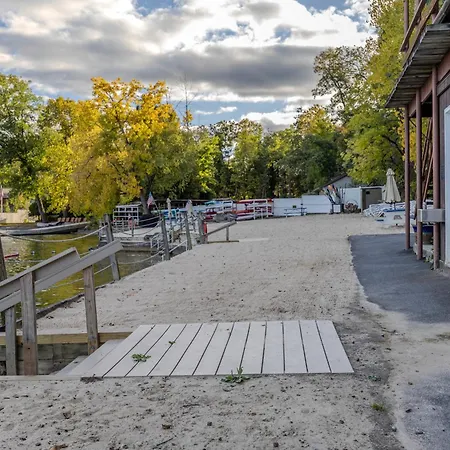 Canandaigua Lake Retreat With View And Private Beach Access, Foliage, Hike, And Ski-3